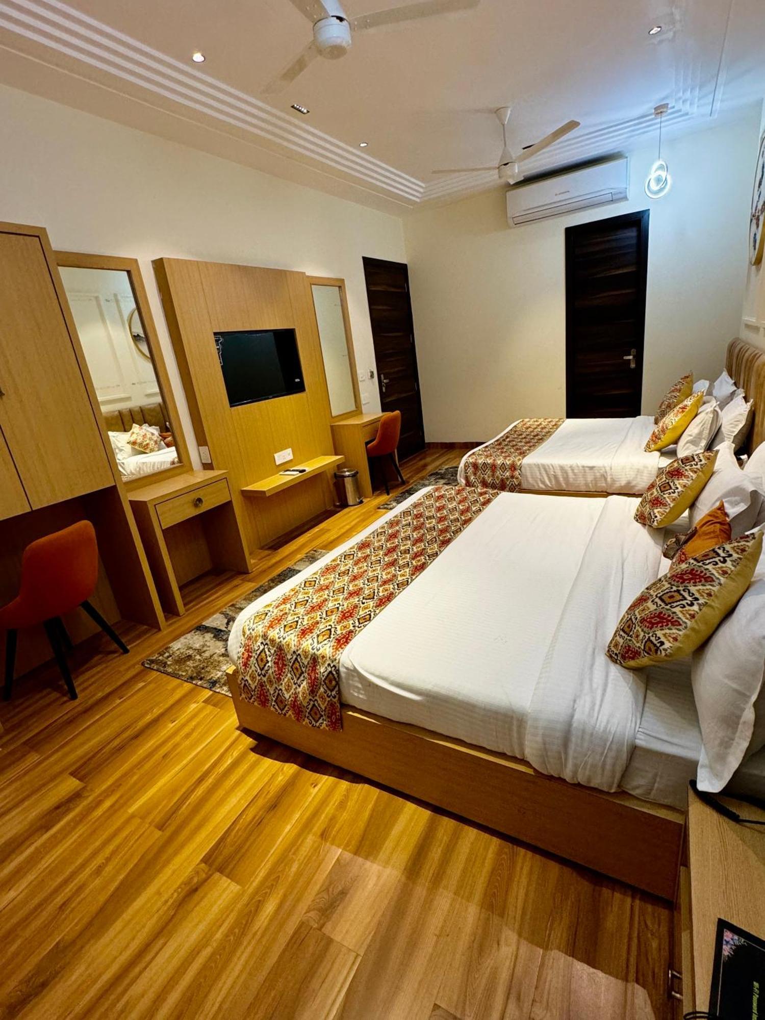 Hotel Heaven View - 50M From Golden Temple Amritsar Ngoại thất bức ảnh